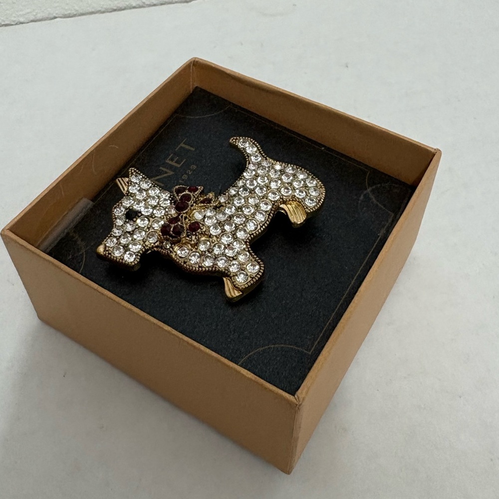 Monet Sparkly Pin Red Rhinestone Bow Scottish Terrier Dog Brooch Signed - Picture 2 of 3